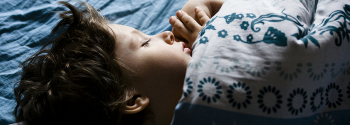¿Cómo promover los buenos hábitos de sueño de mi hijo?